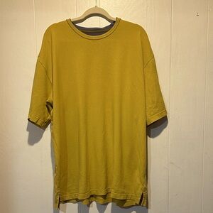 Patagonia‎ xl mustard colored XS with blue in collar
